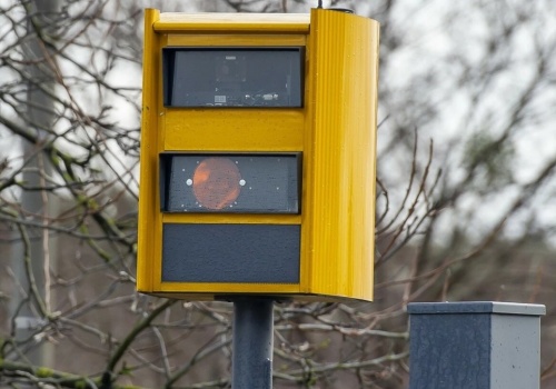 Kierowcy żyją w błędzie. Tyle naprawdę można przekroczyć przy fotoradarze