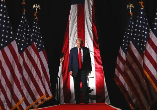 Trump ogłasza sukces militarny: „Wygrywamy i zatopoliśmy 9 irańskich statków”. Teheran złoży broń?