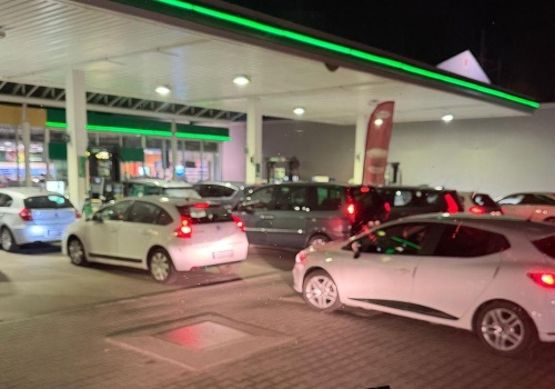 Trwa inwazja na stacje paliw