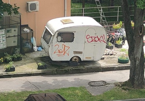 Przełom przy Jałowego? Miasto sprzedaje grunt, by ukrócić zbieractwo. „Czekamy na tragedię?”