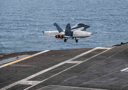 Donald Trump: 9 irańskich okrętów i kwatera główna marynarki zniszczone. Iran uderzył w bazę morską ZEA