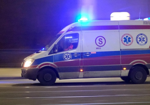 Wybiegła za tramwaju. Z naprzeciwka jechał kolejny. Dramat w centrum Warszawy