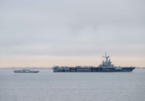 Lotniskowiec Charles de Gaulle kieruje się na Bliski Wschód. Przerwał misję na Bałtyku