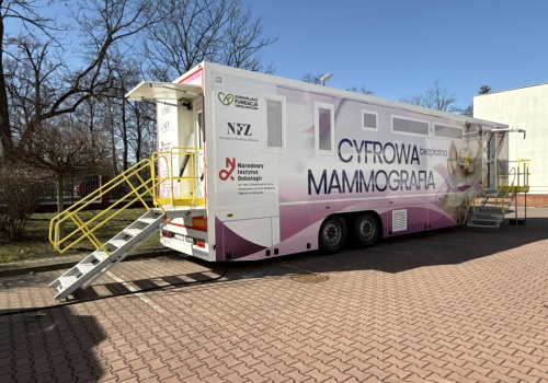 Zbadaj piersi w mammobusie. Bezpłatna mammografia dla mieszkanek Krakowa