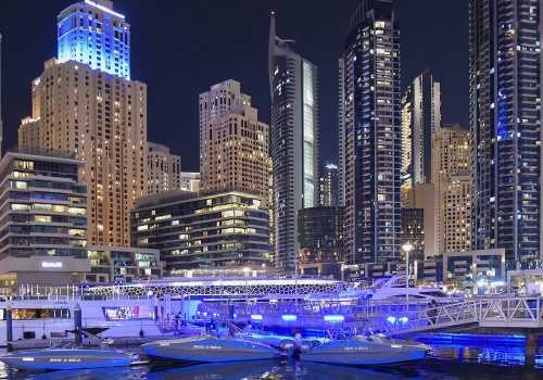 Władze Abu Zabi pokryją koszty przedłużonego pobytu turystów w hotelach