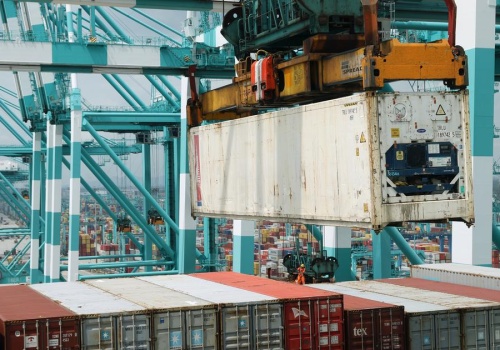 Zastój żeglugi w Zatoce Perskiej. Ubezpieczyciele wycofują ochronę od ryzyka wojennego