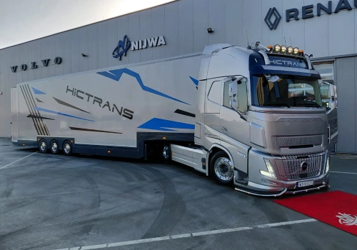 Nowe Volvo FH Aero do transportu supersamochodów, dla polskiego przewoźnika