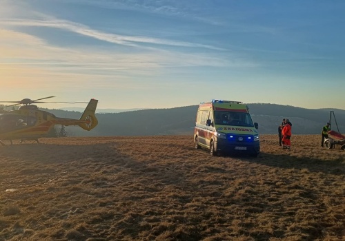 Dramat turystki w Beskidzie Niskim. Korzeń przebił pachwinę