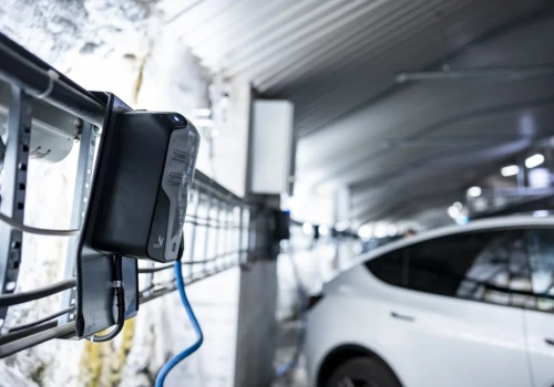 Hiszpania zamyka parkingi przed BEV. 44 incydenty pożarowe w Polsce