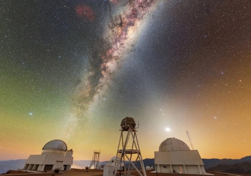 Chemiczny chaos i zimny gaz obok czarnej dziury. Nowa mapa odsłania to, czego nie widać gołym okiem