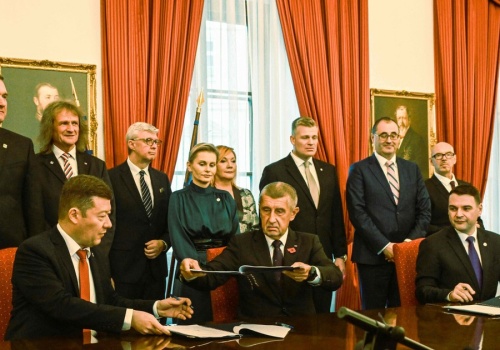 Ten kraj wysyła rządowe samoloty po swoich obywateli na Bliskim Wschodzie. Co z Polską?