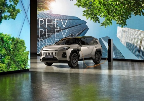 Toyota RAV4 PHEV debiutuje w Polsce. Do wyboru 268 lub 304 KM