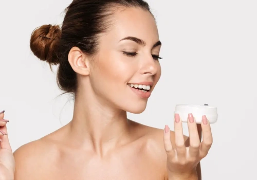 Krem z kwasem hialuronowym i filozofia minimum – czy mniej w pielęgnacji naprawdę znaczy więcej?