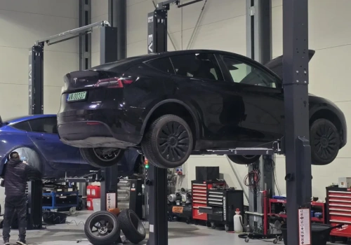 Model Y oblewa 40% przeglądów. Produkcja na „pół gwizdka” pod Berlinem
