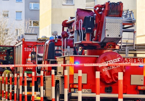 Pożar w bloku na 3. piętrze (ZDJĘCIA)