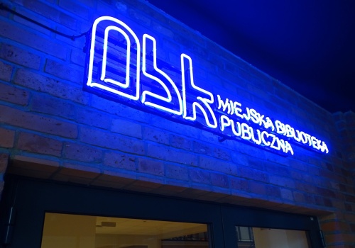 Dzień Kobiet z kryminałami w tle. Miejska biblioteka zaprasza na 'Kryminalny Five O’Clock’ z Joanną Chmielewską