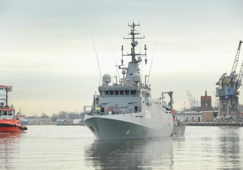 Jaskółka wychodzi na morze. Nowy niszczyciel min w próbach morskich SAT