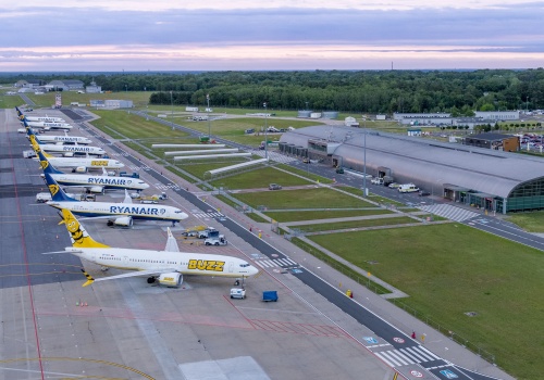 Modlin wraca do gry. Ogromny wzrost liczby pasażerów w lutym