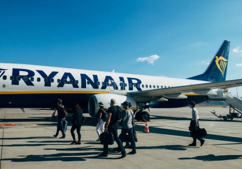 Koniec z ubraniami w poszewce? Linie lotnicze coraz skuteczniej ścigają „triki” na bagaż podręczny