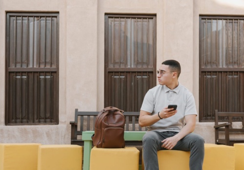 Specjalne pakiety dla Polaków. Plus i Play reagują na kryzys w Iranie