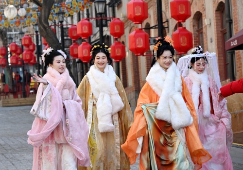 Kobiety zakochują się w sztucznej inteligencji. Duży problem dla Pekinu