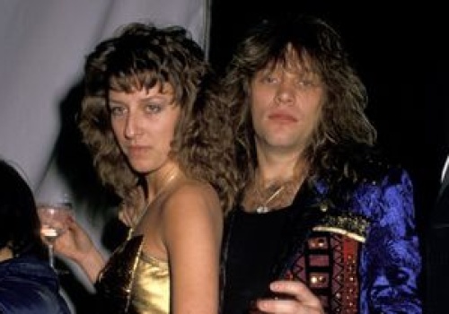 Poznali się w liceum. Nagle rzucił ją dla młodej aktorki