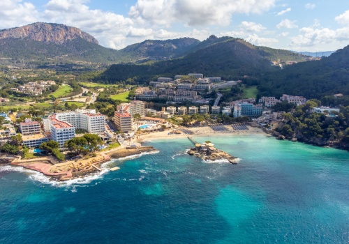 Majowy urlop na Majorce ☀️ Loty z Warszawy i hotel ze śniadaniami przy plaży za 1299 PLN 🔥