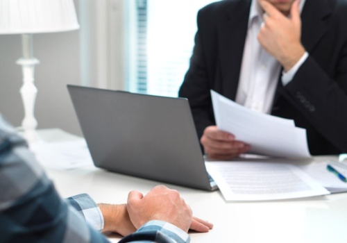 Myślisz, że możesz odejść z pracy z dnia na dzień? Ten błąd może cię kosztować 3 pensje