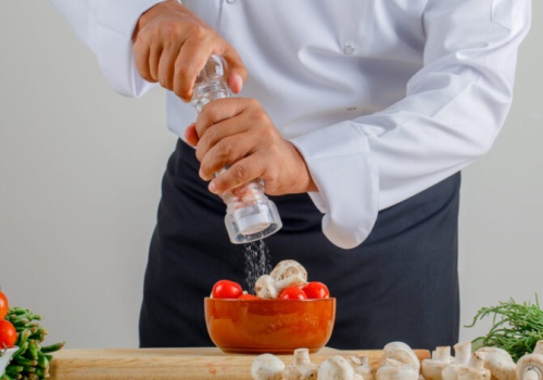 Badanie: nie wszyscy lekarze wiedzą, że sól szkodzi nie tylko sercu