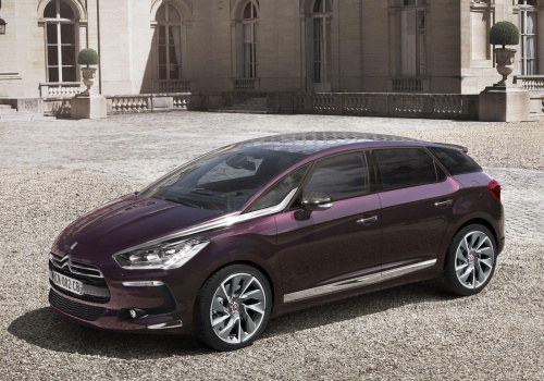 Używany Citroën DS5 z silnikiem 2.0 HDi. Na dłuższe trasy z klasą i charakterem
