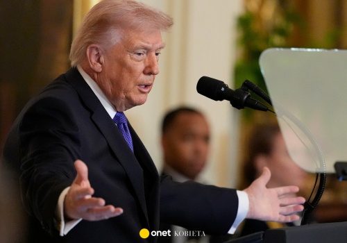 Donald Trump z widoczną wysypką na szyi. Jego lekarz zabrał głos