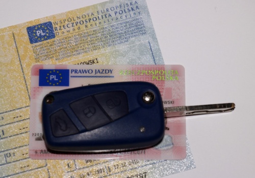 Nowe przepisy drogowe już obowiązują. Surowsze kary za prędkość