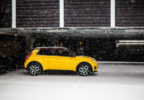 Angielski dziennikarz chwali nowe Renault 5. „To auto, które wywołuje uśmiech”