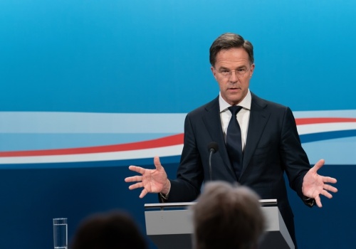 Rutte popiera ataki USA i Izraela na Iran, ale wyklucza rolę NATO