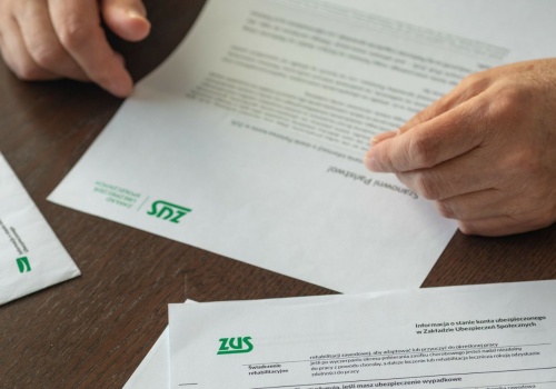 Tym seniorom należy się wyższa emerytura. Kluczowy jest jeden dokument