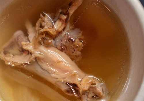 Czy można zamrażać rosół? Odpowiedź nie jest wcale taka oczywista