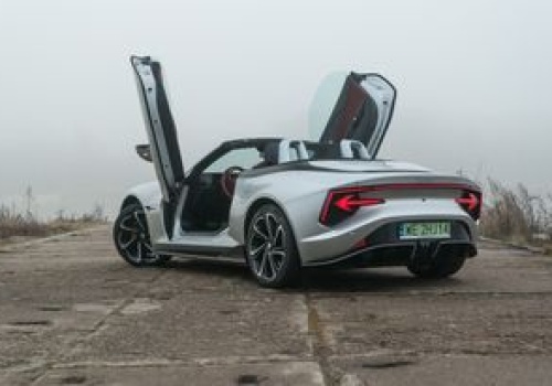 Test: MG Cyberster – sztuka robienia wrażenia