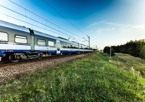 PKP Intercity wdrożyło system zarządzania mediami. Kolej stawia na efektywność energetyczną