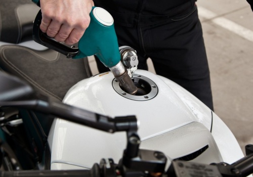 Motocykl 125 to tania alternatywa dla auta? Przejechanie 100 km to grosze