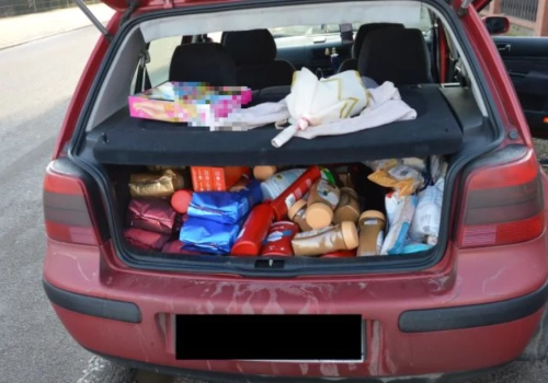 Wpadli z pełnym autem towaru. Policja połączyła ich z kradzieżami w dwóch powiatach