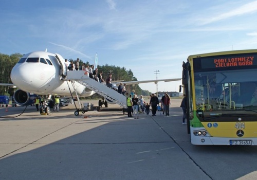 Lubuskie: 225 tys. złotych na autobusy na lotnisko
