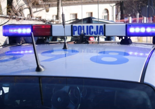 Pijana kobieta leżała przy Wincentego Pola. Świadek zaalarmował służby