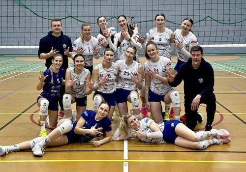 Jak zapowiadały, tak zrobiły. Siatkarki KS-u Pajęczno śrubują serię wygranych