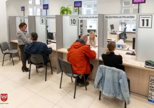 Piła: Nowy Wydział Komunikacji już działa. Dziś przyjął pierwszych petentów