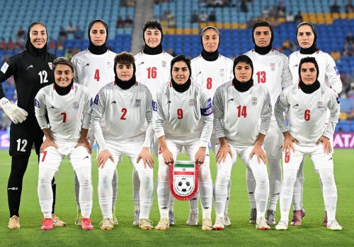 Irańskie piłkarki milczały podczas hymnu. Niemy protest na turnieju