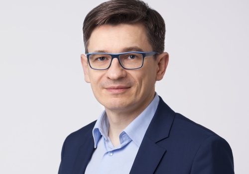 Asystent AI przy linii produkcyjnej. Koniec z szukaniem brygadzisty i nieaktualnymi instrukcjami?