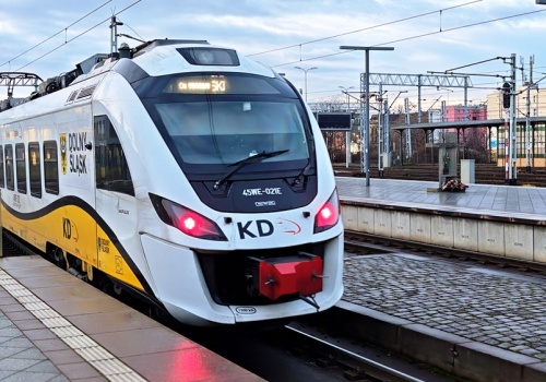 Blisko 1,9 mln zł na dodatkowe pociągi KD przez wrocławskie Swojczyce