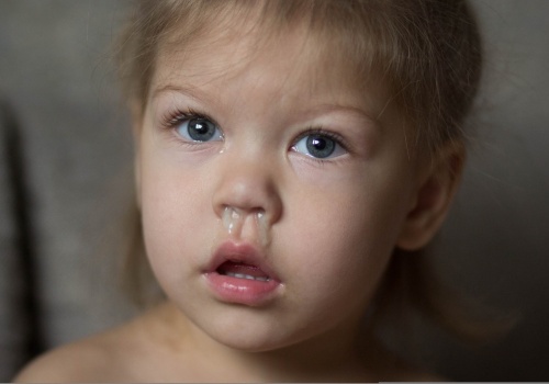 Kaszel i katar to nie choroba? Ojciec: przecież nie będę siedział ciągle na opiece