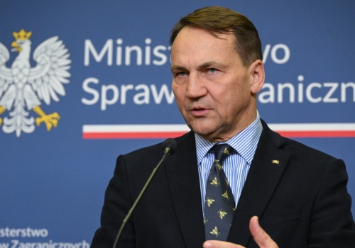 Sikorski odpiera zarzuty w sprawie ewakuacji Polaków. 