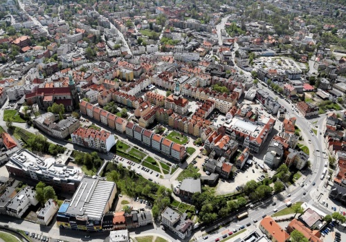 Najstarsze uzdrowisko w Polsce. Jedno miasto, pięć pasm górskich. Zawsze zaskakuje